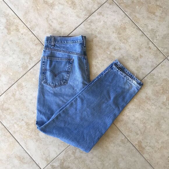 Levi's Relaxed Fit Blue Jeans - Picture 1 of 7